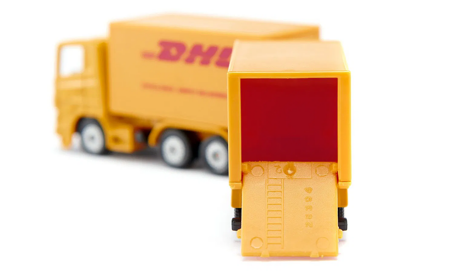 Siku 1694 DHL Truck with Trailer