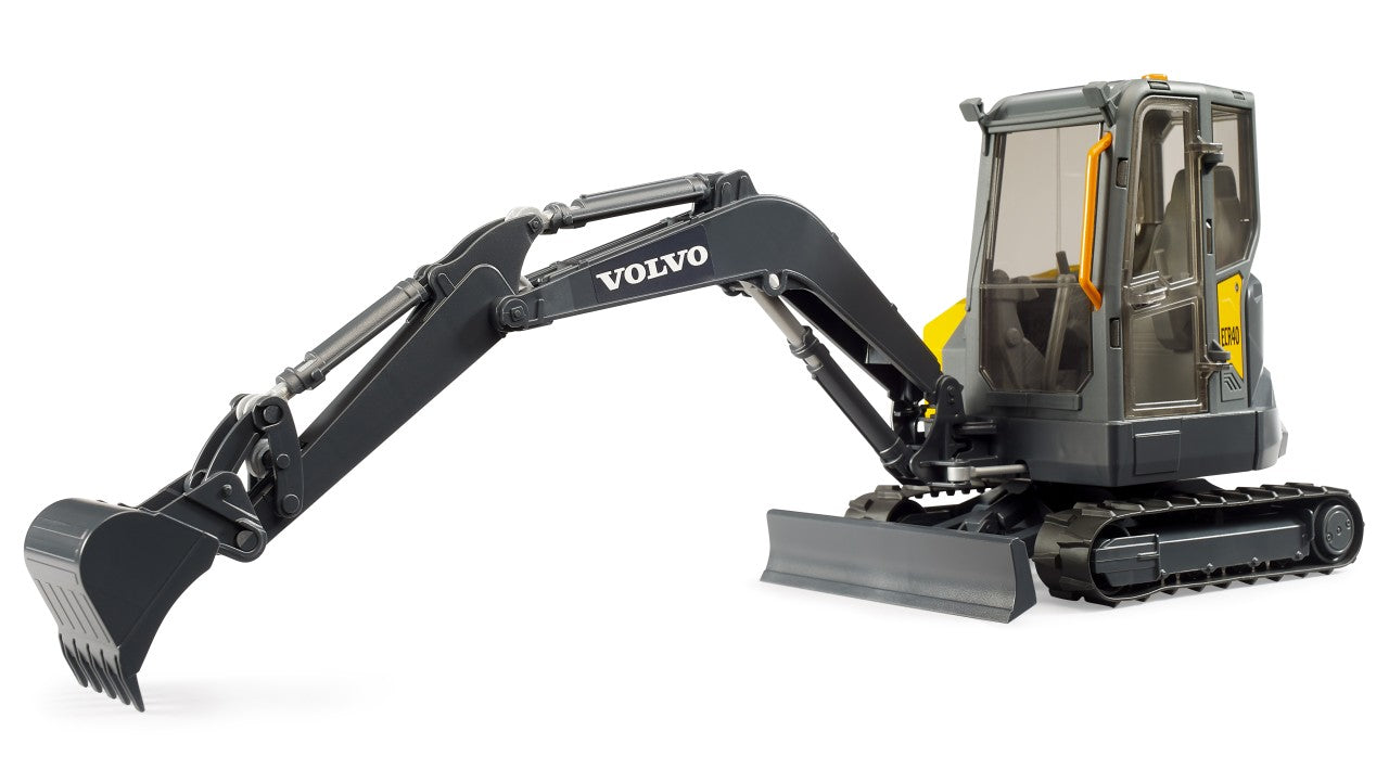 Bruder 02465 Volvo Compact Excavator ECR41