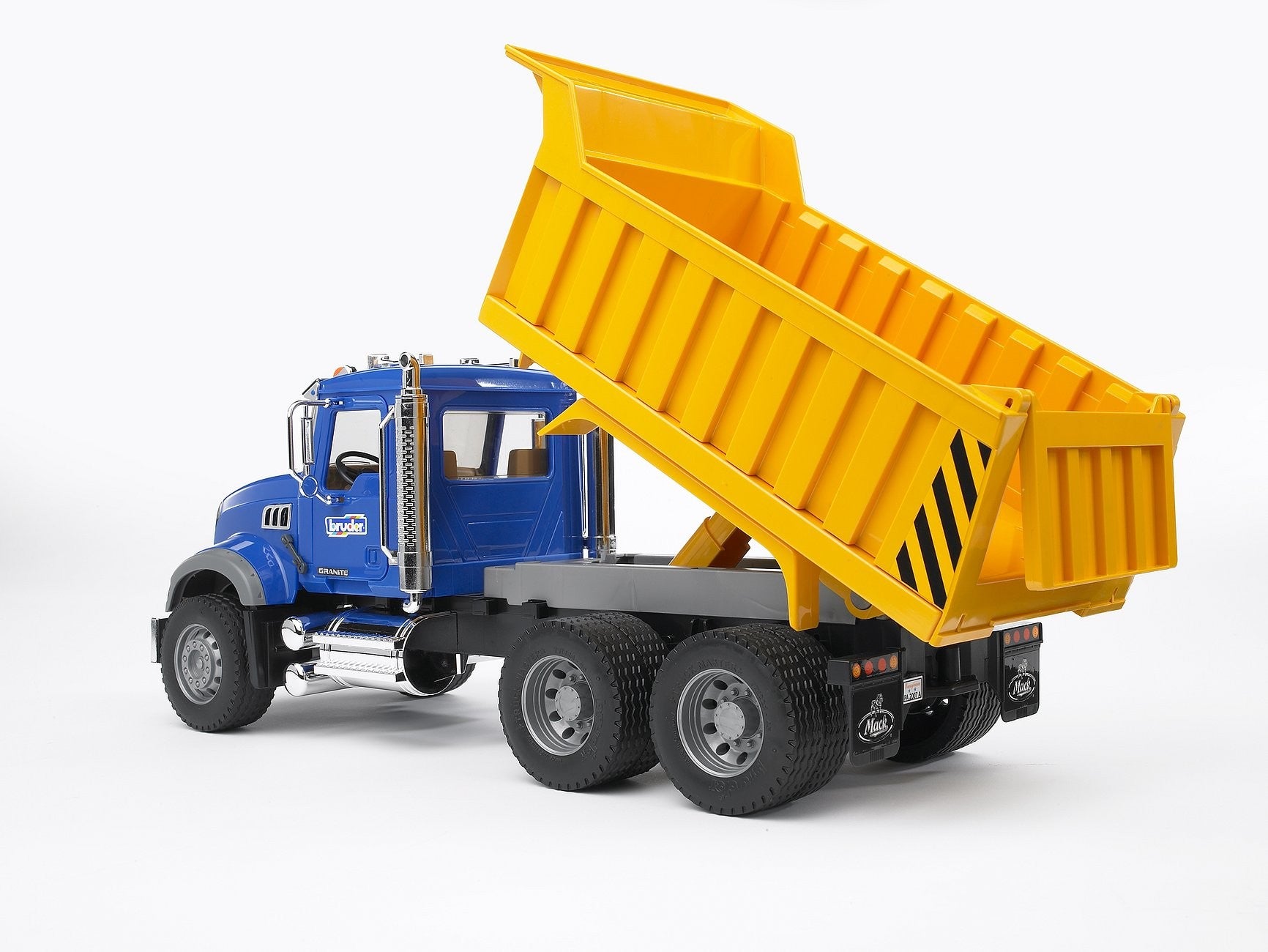 Bruder 02815 Mack Granite Tip Truck
