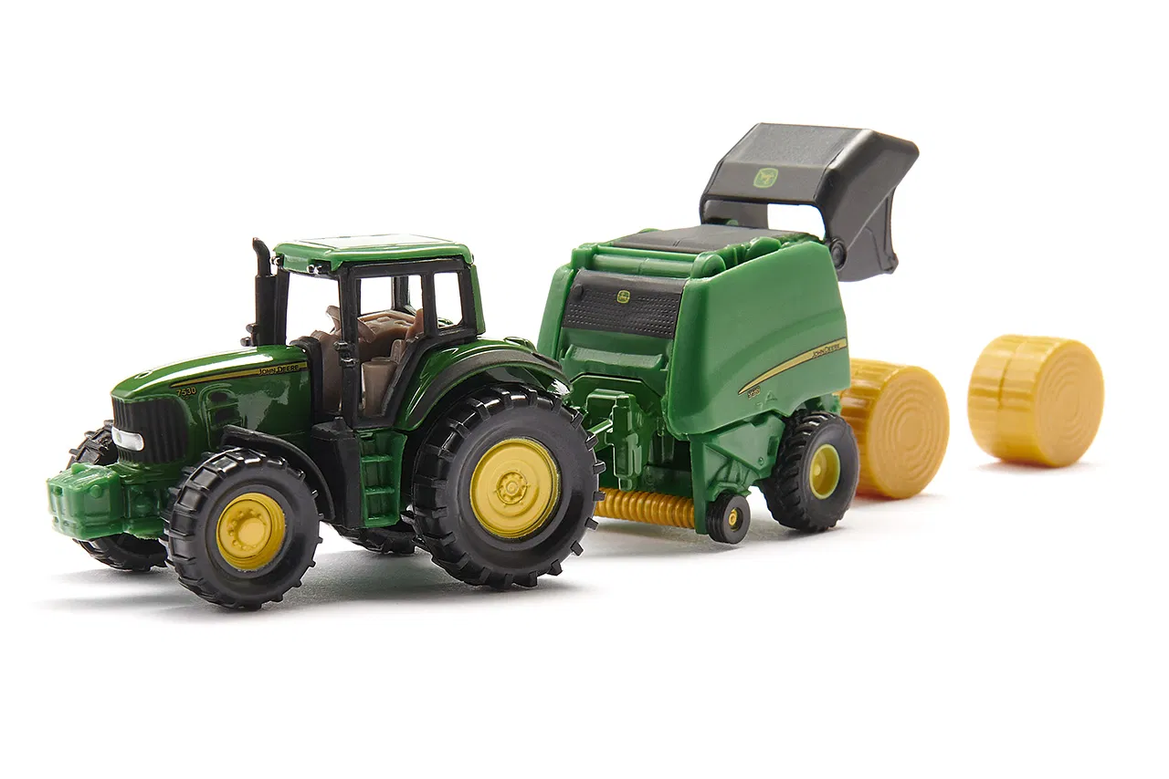 Siku 1665 John Deere Tractor with Round Baler
