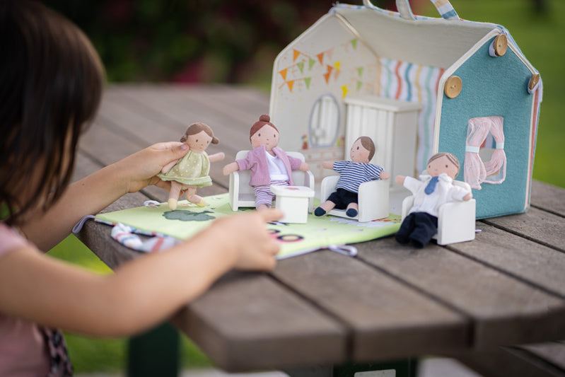 Tiny Doll Family of 4