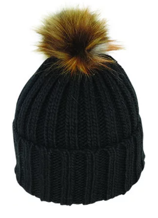 Beanie knit with fur pom